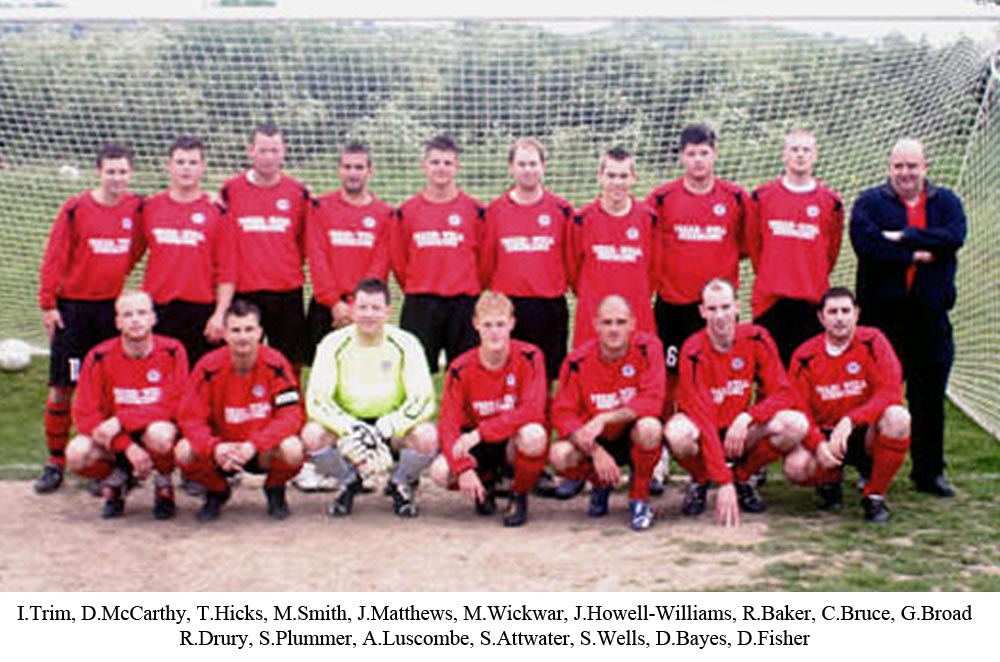 Team photo of Platt FC prior to their 2-1 defeat to Woodstock Park in the 2007 Weald of Kent Junior Cup Final